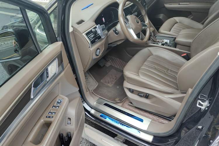 Used Volkswagen Viloran 2020 330TSI Luxury Edition
