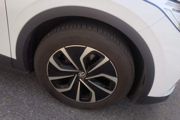 Used Volkswagen ID.4 X 2022 Pure Smart Edition Right Front Wheel Hub