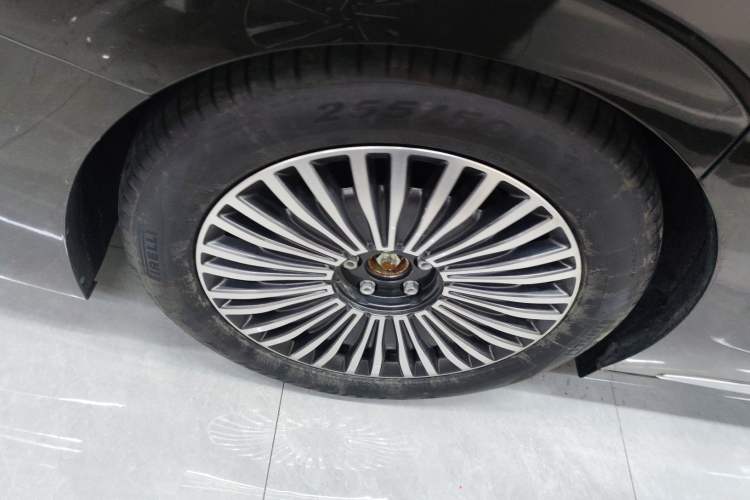 Used VOYAH Dream 2025 PHEV Four-Wheel-Drive Flagship Kunpeng Edition Exterior 5