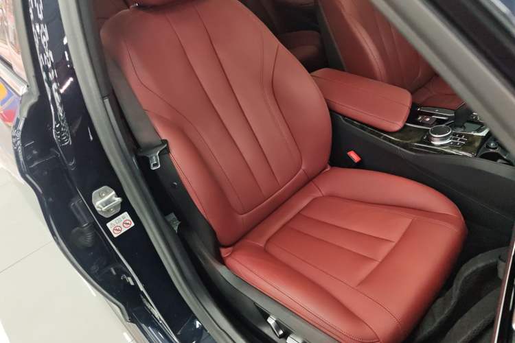 Used BMW 5 Series 2020 530Li Leading Model M Sport Package Right Front Seat