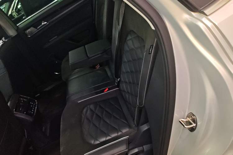 Used Volkswagen Teramont X 2019 380TSI Four-Wheel Drive Prestige Luxury Edition Left Rear Seat