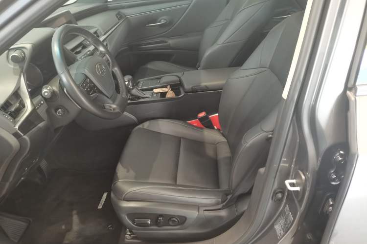 Used Lexus ES 2020 200 Excellence Edition

