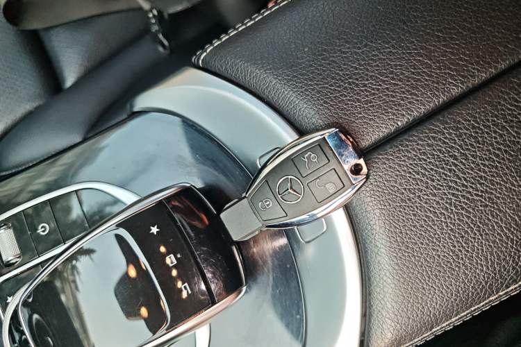 Used Mercedes-Benz C-Class 2016 C 200 Sport Edition Vehicle Key