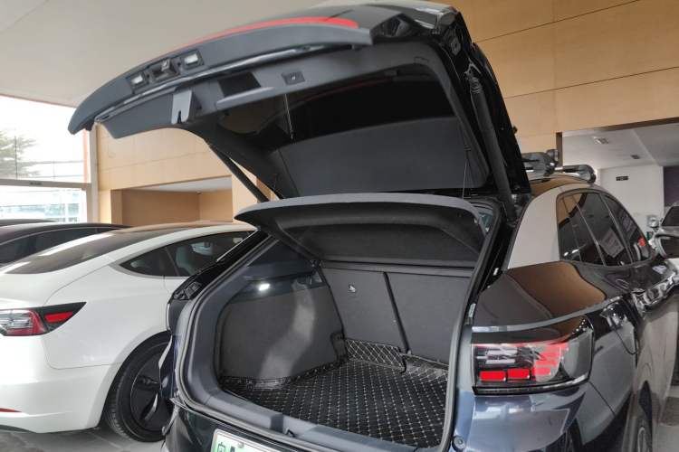 Used Volkswagen ID.4 CROZZ 2021 Long-Range PRO Two-Wheel Drive Version