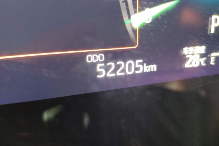 Used Toyota Camry 2021 Dual-Motor 2.5HS Fēngshàng Edition Odometer Close Up