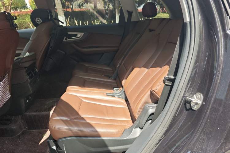 Used Audi Q7 New Energy 2019 55 e-tron Left Rear Seat
