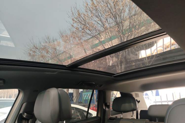 Used Volkswagen Teramont 2025 Tiguan Pro 450TSI Four-Wheel Drive Summit Edition
