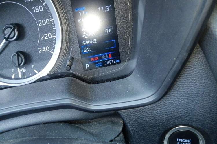 Used Toyota Corolla 2019 1.2T S-CVT GL-i Luxury Edition Odometer Close Up