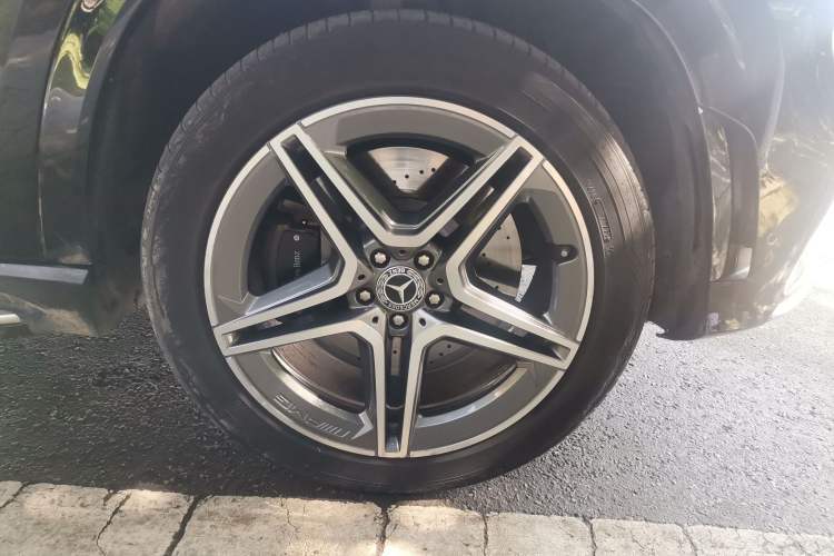 Used Mercedes-Benz GLS 2020 GLS 450 4MATIC Luxury Model Right Front Wheel Hub