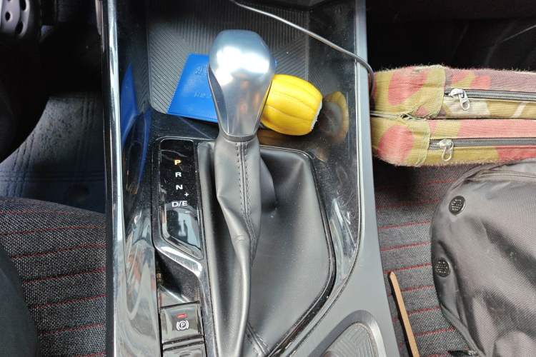 Used Roewe i5 2021 1.5L CVT Black Gold Edition