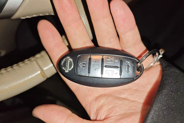 Used Nissan Quest 2015 3.5L SL Vehicle Key