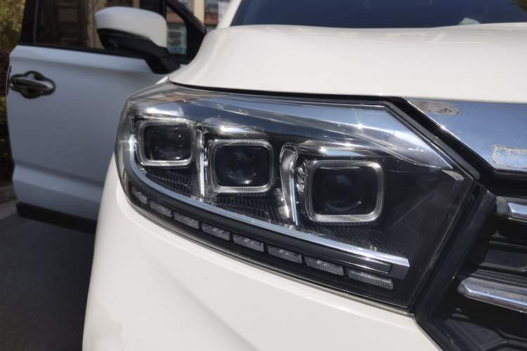 Used GAC Trumpchi GS4 2018 235T Automatic Two-Wheel Drive Luxury Smart Connectivity Millionth Anniversary Edition