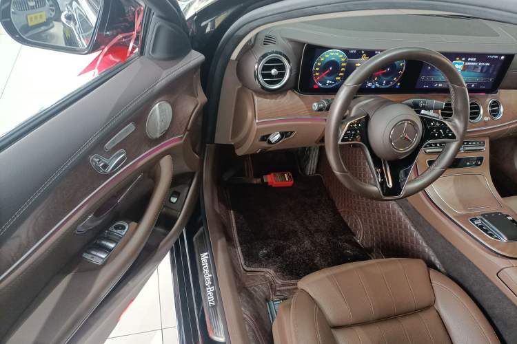 Used Mercedes-Benz E-Class 2022 Second Facelift E 300 L Luxury Edition
