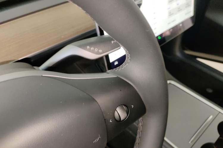 Used Tesla Model Y 2021 Long-Range All-Wheel-Drive Version 3D7