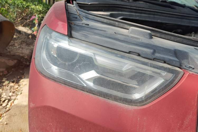 Used Haval H2s 2017 Red Label 1.5T Manual Comfort Model Right Front Headlight