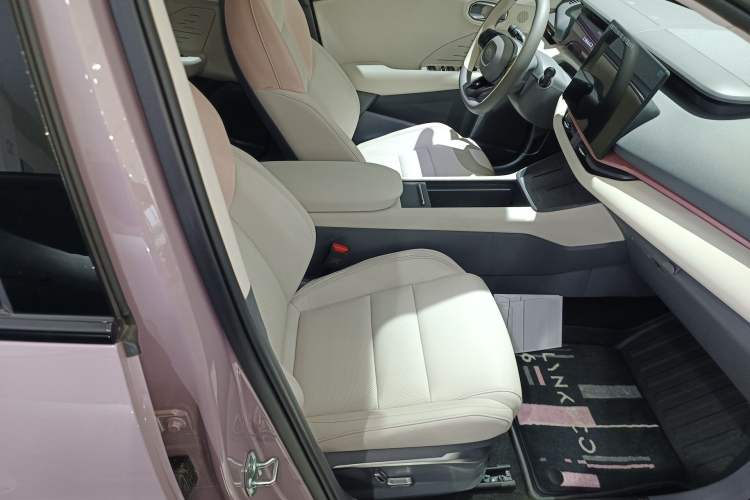 Used Lynk & Co 06 EM-P 2023 EM-P 126 Long-Range Halo
