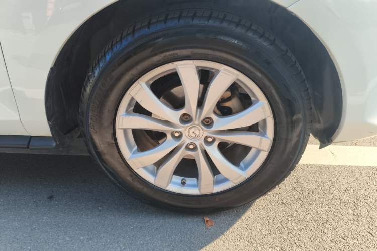 Used Mazda CX-7 2014 2.3T Smart All-Wheel Drive Supreme Edition Right Front Wheel Hub