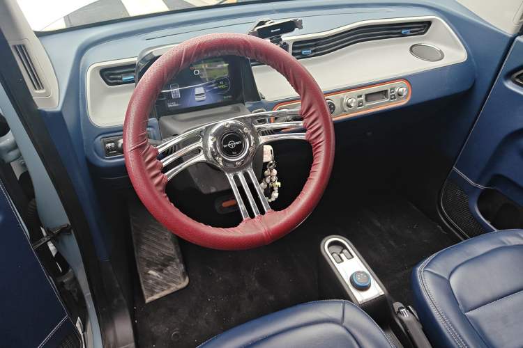 Used Wuling Hongguang MINIEV 2020 Enjoy Edition Lithium-Ion Battery Center Console