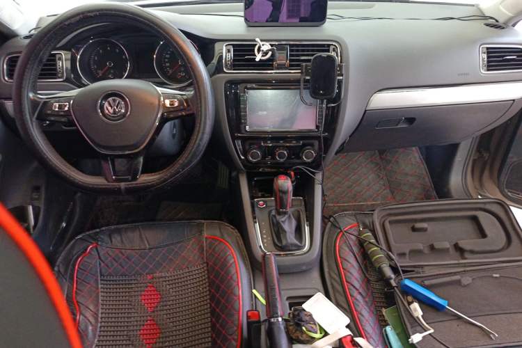 Used Volkswagen Sagitar 2017 230TSI Automatic Comfort Version