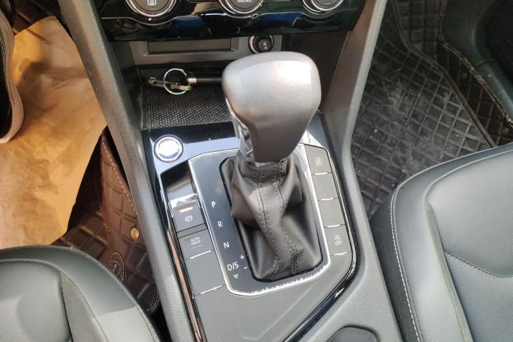 Used Volkswagen Tiguan L 2019 330TSI Automatic Two-Wheel Drive Panoramic Comfort Edition China VI Standard