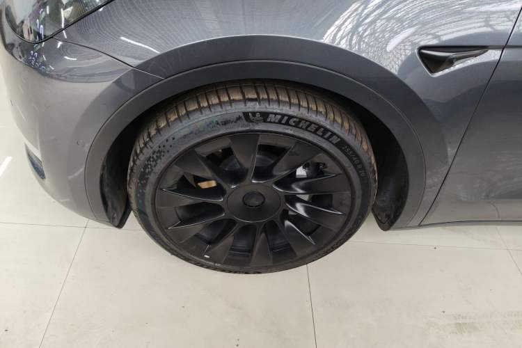 Used Tesla Model Y 2021 Long-Range All-Wheel-Drive Version