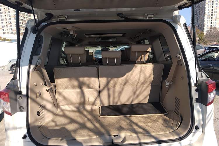 Used Nissan Quest 2015 3.5L SL
