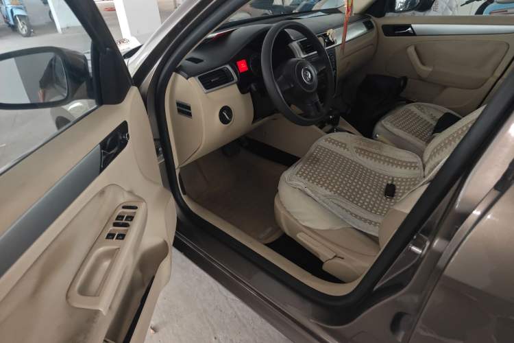 Used Volkswagen Bora 2012 1.6L Automatic Fashion Edition