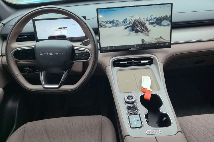 Used Chery Tiggo 8 PLUS C-DM 2025 1.5T 116 km Prestige Version 5 Seats