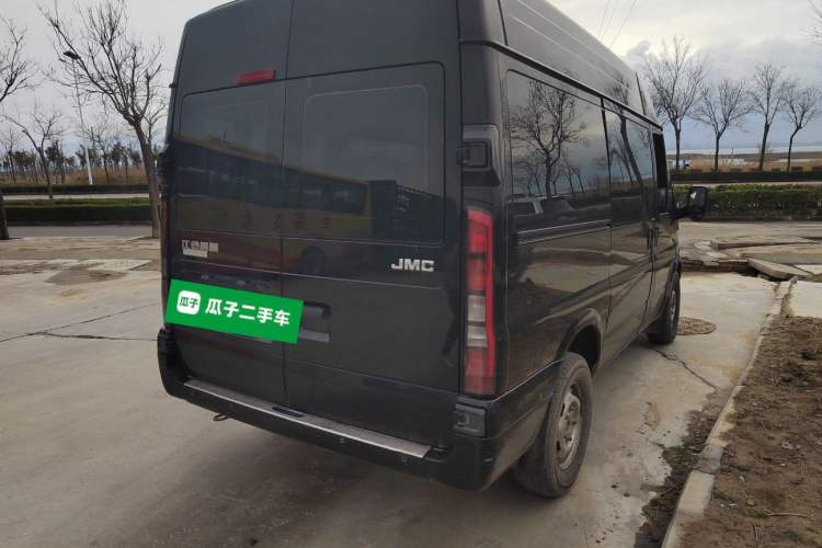 Used JMC Fushun 2023 2.0T Manual Short-Wheelbase Mid-Top Commercial Multi-Purpose 6-Seater Passenger Vehicle Rear Right 45 Deg