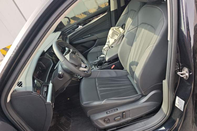 Used Volkswagen Passat 2024 380TSI Dragon Edition Left Front Seat