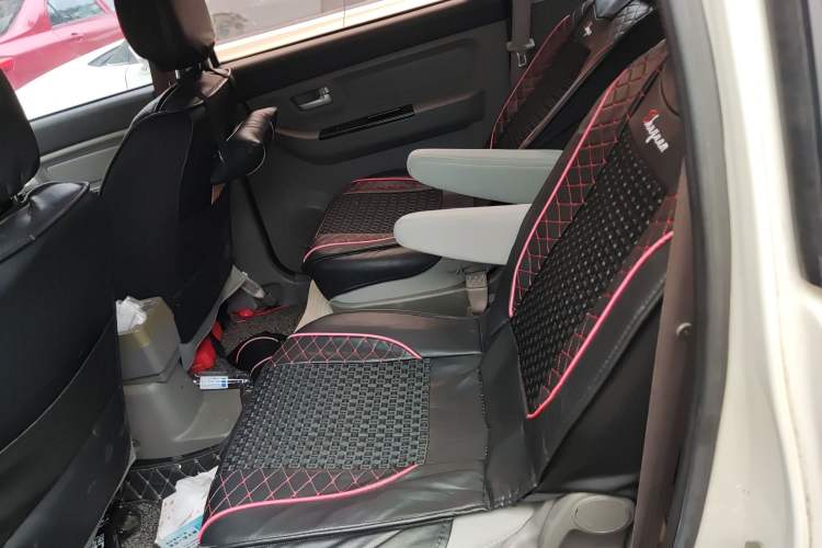 Used BAIC Weiwang M20 2017 1.5L M20S Basic Version DAM15DL Left Rear Seat