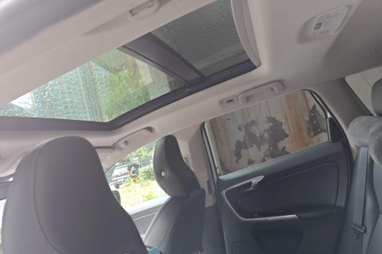 Used Volvo XC60 2017 T5 AWD Smart Upgrade Edition Headliner