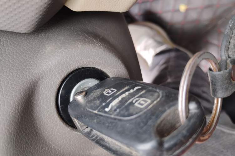 Used Hyundai Verna (older generation) 2010 Sedan 1.4L Automatic Luxury GLS Trim Vehicle Key