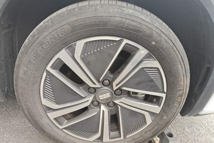 Used Geely Galaxy Xingjian 7 EM-i 2025 120km Exploration+ Version Right Front Wheel Hub