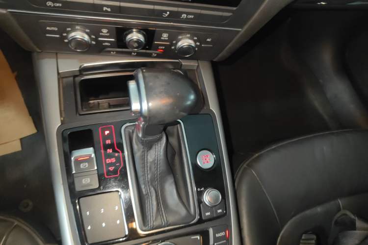 Used Audi A7 2013 30 FSI Standard Edition Gear Lever