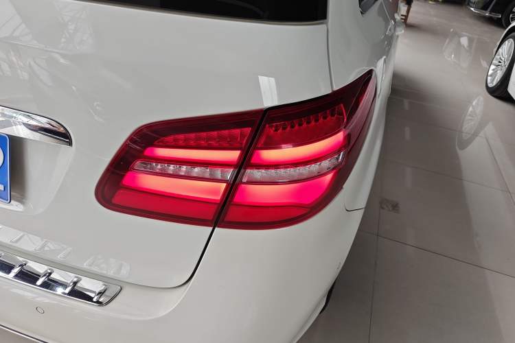 Used Mercedes-Benz B-Class 2015 B 200 Fashion Model Right Rear Taillight