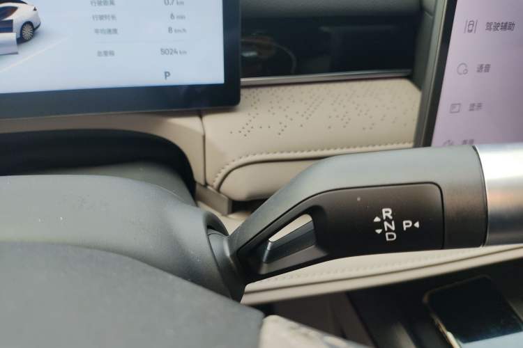 Used Geely Galaxy 8 2025 130km EM-P Starship Edition
