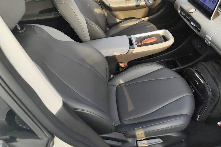 Used Dongfeng NAMMI 01 2024 New Edition 330 Air Right Front Seat