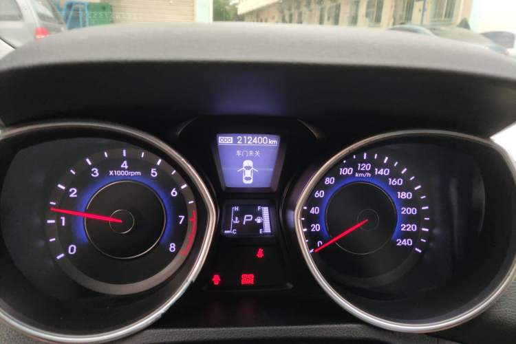 Used Hyundai Elantra (5th Generation / Langdong) 2015 1.6L Automatic Leading Model Odometer Close Up