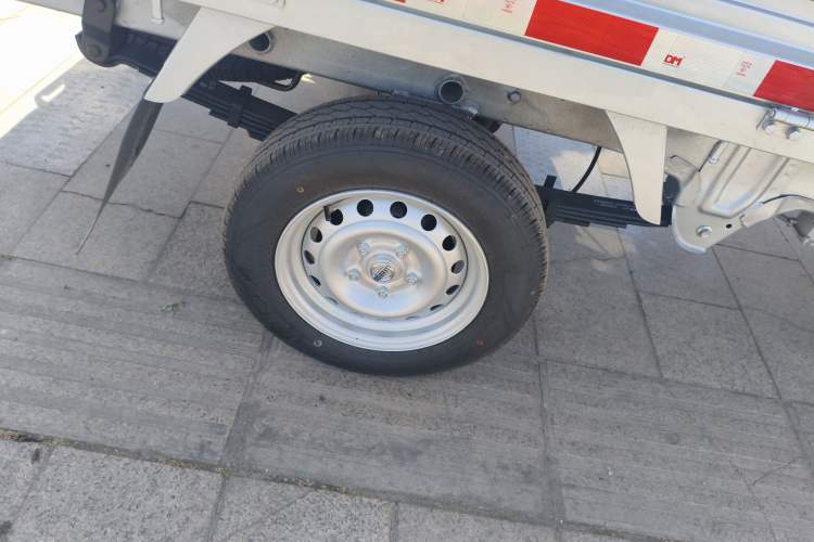 Used SRM New Energy T3L EV 2025 Model—Fudi 42.3 kWh, 3.2-meter Flatbed Truck
