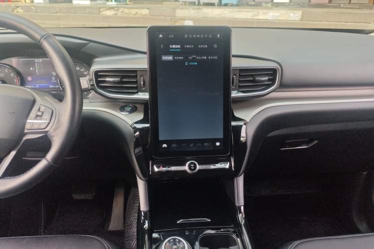 Used Ford Explorer 2020 EcoBoost 285 Rear-Drive Trend Edition 6 Seats Audio And AC Panel