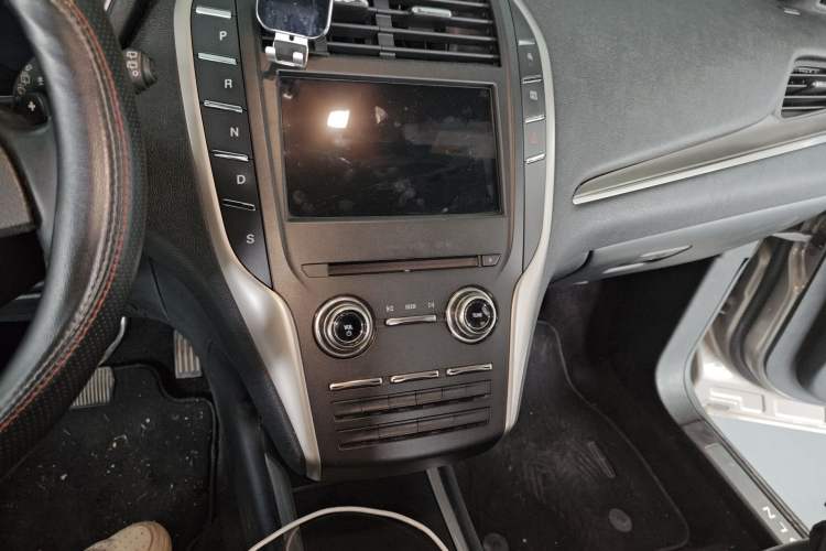 Used Lincoln MKC 2017 2.0T Two-Wheel Drive Deluxe Edition