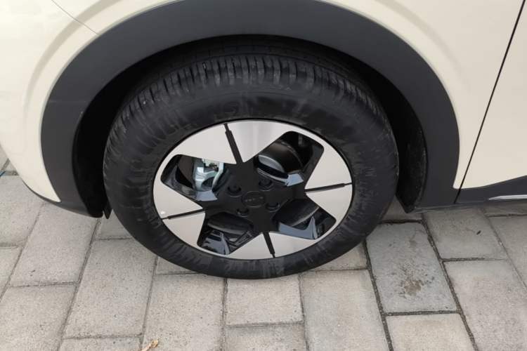 Used Geely Galaxy Geome 2025 310km Dream Edition Left Front Wheel Hub