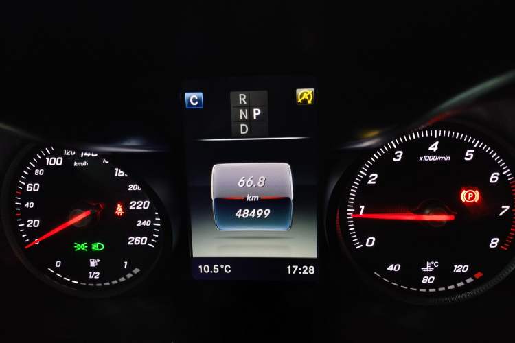 Used Mercedes-Benz GLC 2019 GLC 260 L 4MATIC Dynamic Model
