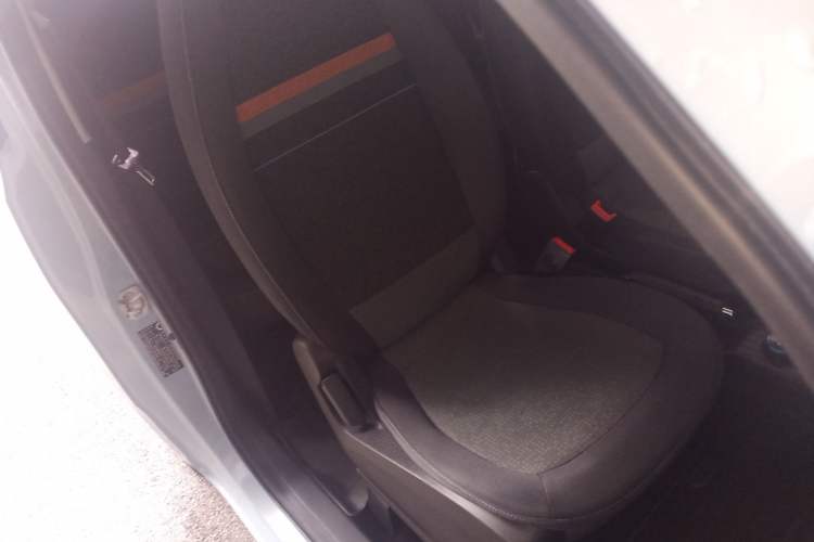 Used Wuling Hongguang MINIEV 2020 Enjoy Edition Lithium-Ion Battery Right Front Seat