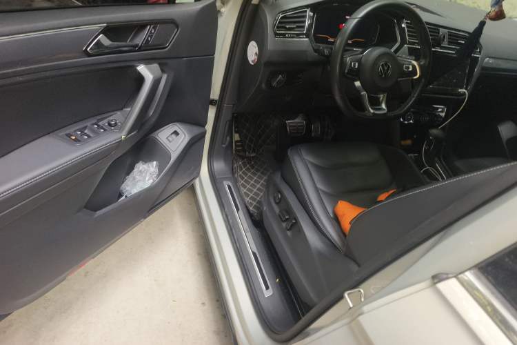 Used Volkswagen Tiguan L 2021 330TSI Automatic Two-Wheel Drive R-Line Enhanced Edition