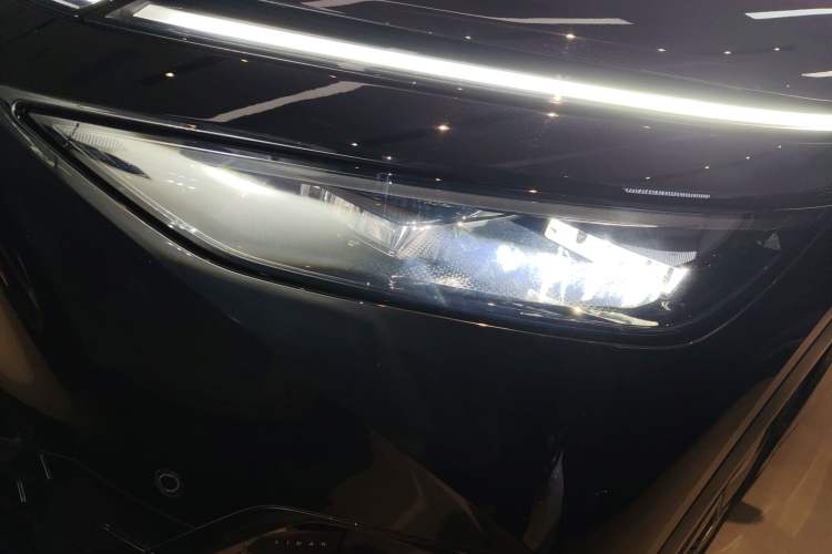 Used XPeng X9 2024 702 Ultra-Long Range Max