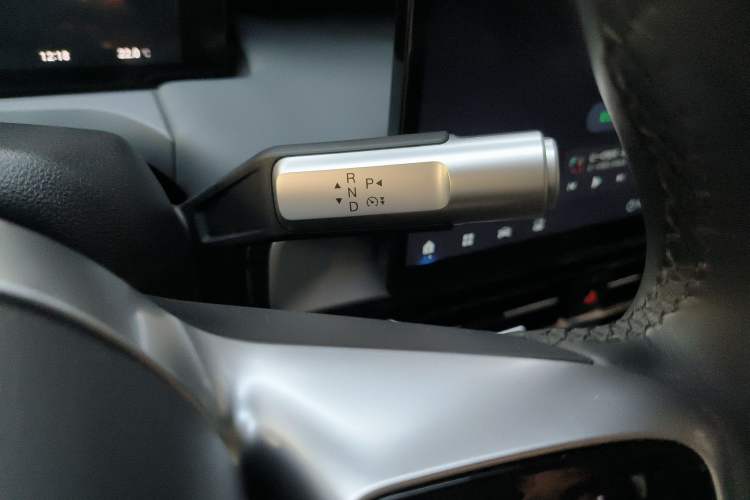 Used AION Y 2023 Plus 510 Smart Edition Gear Lever