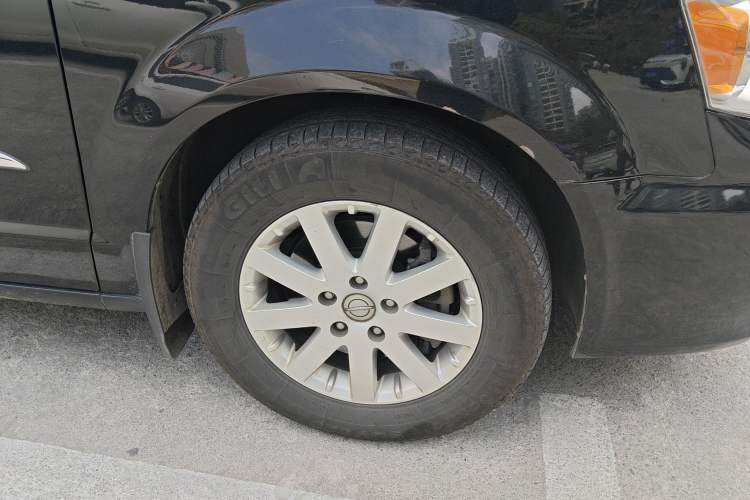 Used Chrysler Grand Voyager 2013 3.6L Luxury Edition Right Front Wheel Hub