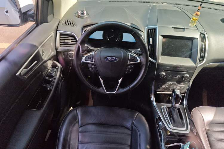 Used Ford Edge 2018 EcoBoost 245 Two-Wheel-Drive Titanium 7-Seater China V Standard
